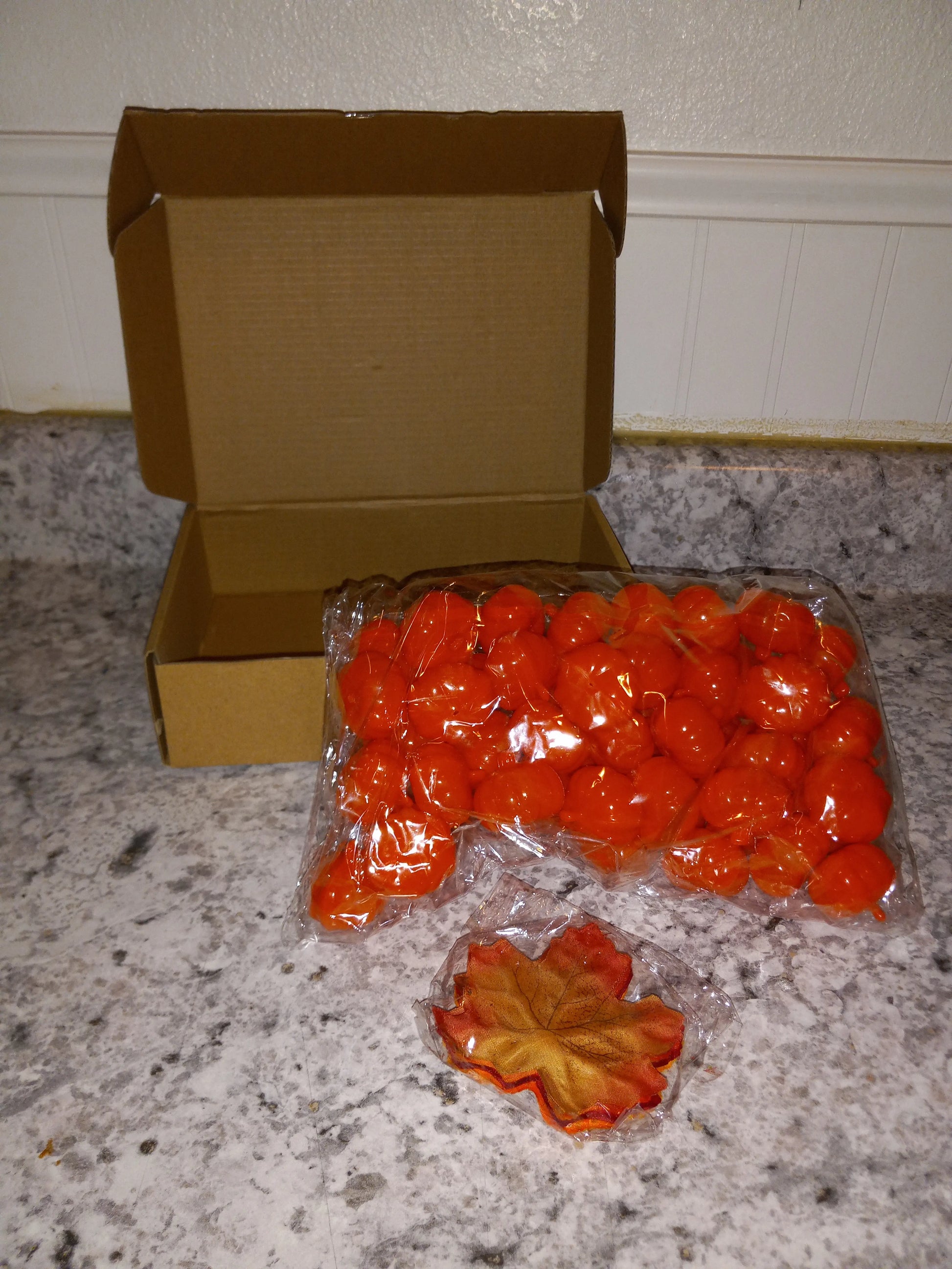 50 pcs each Pumpkins and Leaves, Thanksgiving Garland Kit